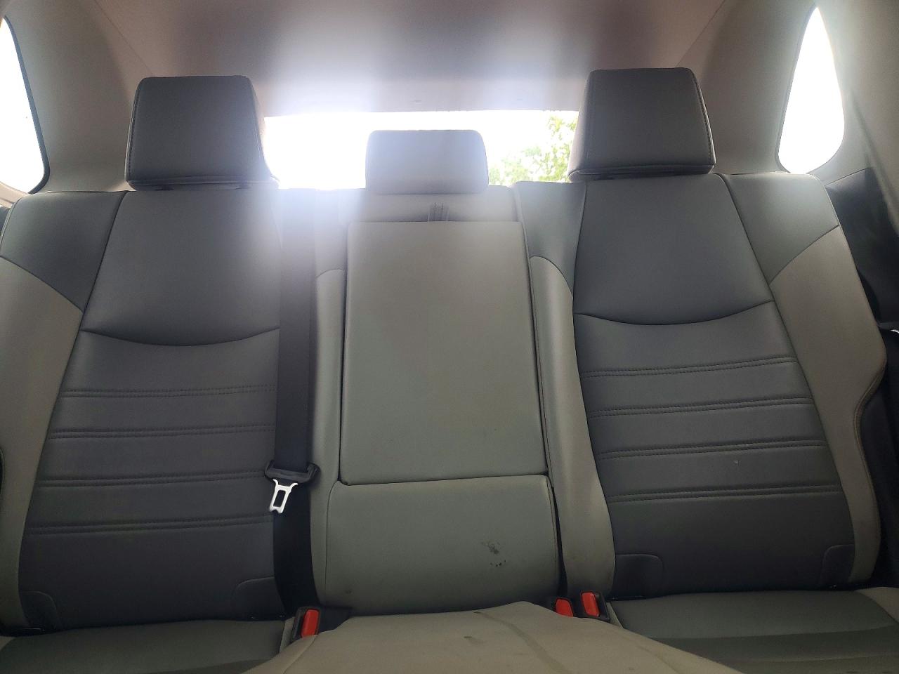2024 TOYOTA RAV4 XLE PREMIUM photo 19