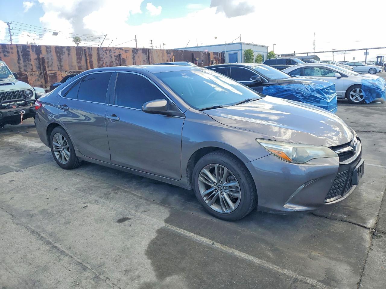 2016 TOYOTA CAMRY SE photo 7