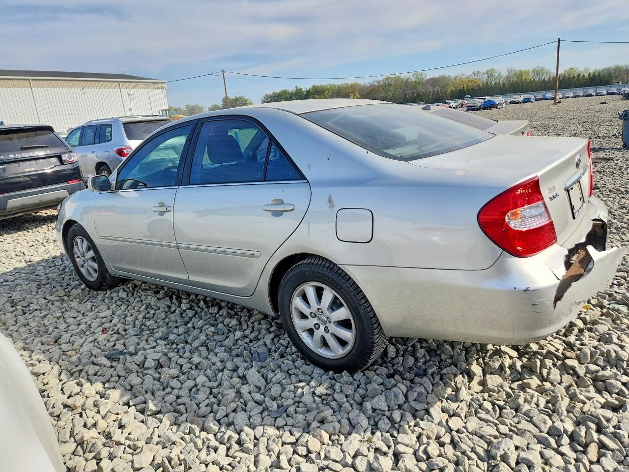 2003 TOYOTA CAMRY XLE photo 3