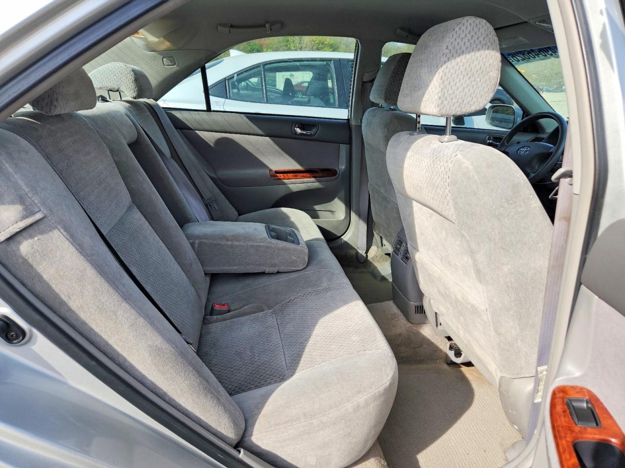 2003 TOYOTA CAMRY XLE photo 19