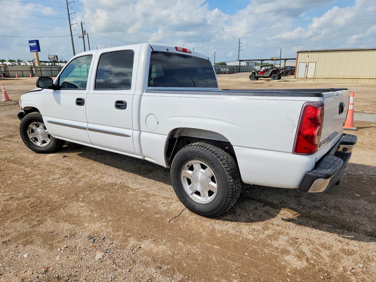 2006 GMC NEW SIERRA C1500 photo 2