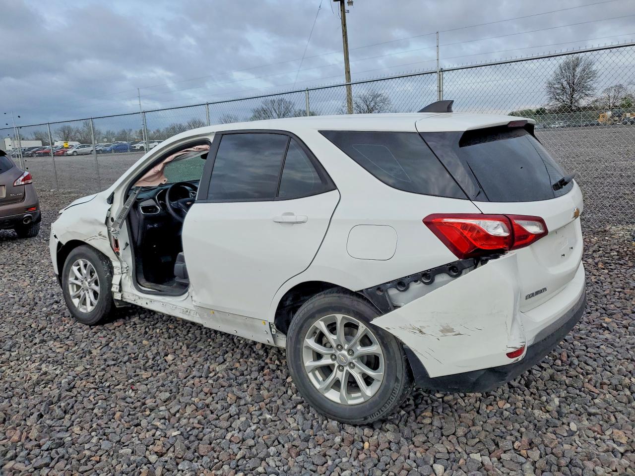 2020 CHEVROLET EQUINOX LS photo 2