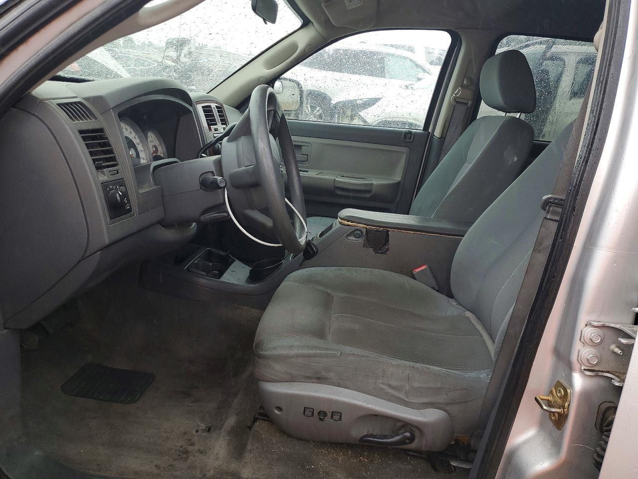 2005 DODGE DAKOTA QUAD SLT photo 13