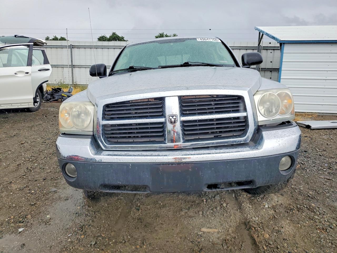 2005 DODGE DAKOTA QUAD SLT photo 9