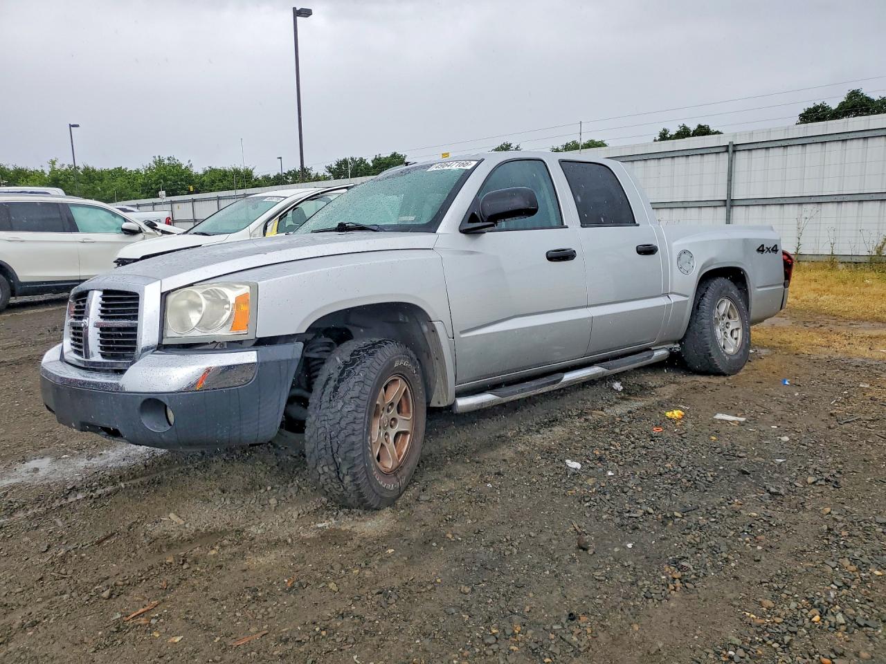 2005 DODGE DAKOTA