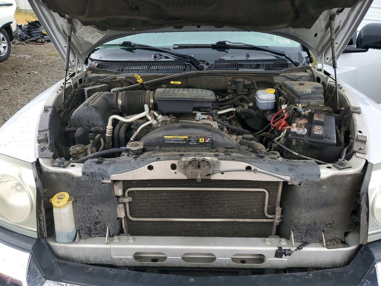 2005 DODGE DAKOTA QUAD SLT photo 21