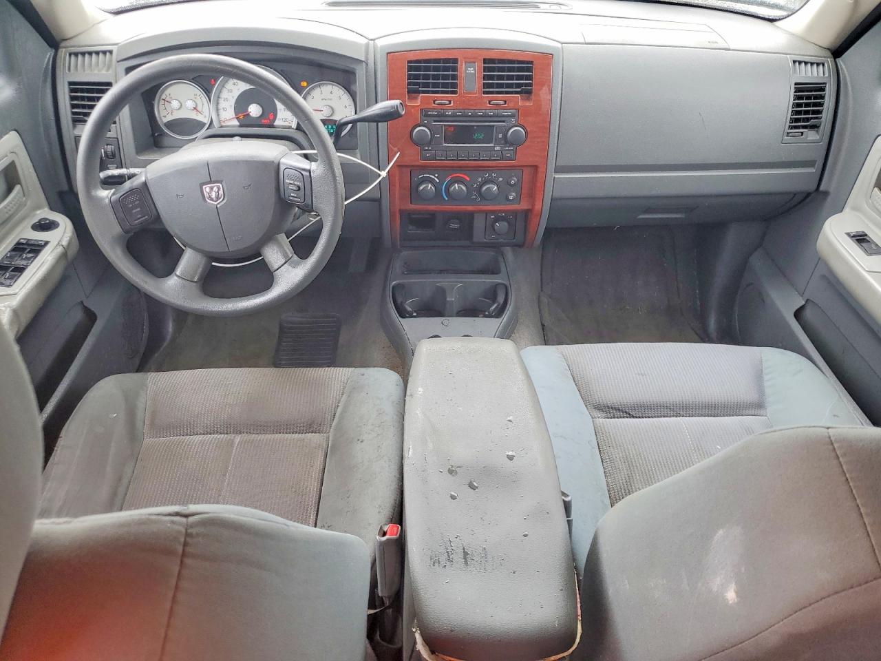 2005 DODGE DAKOTA QUAD SLT photo 15