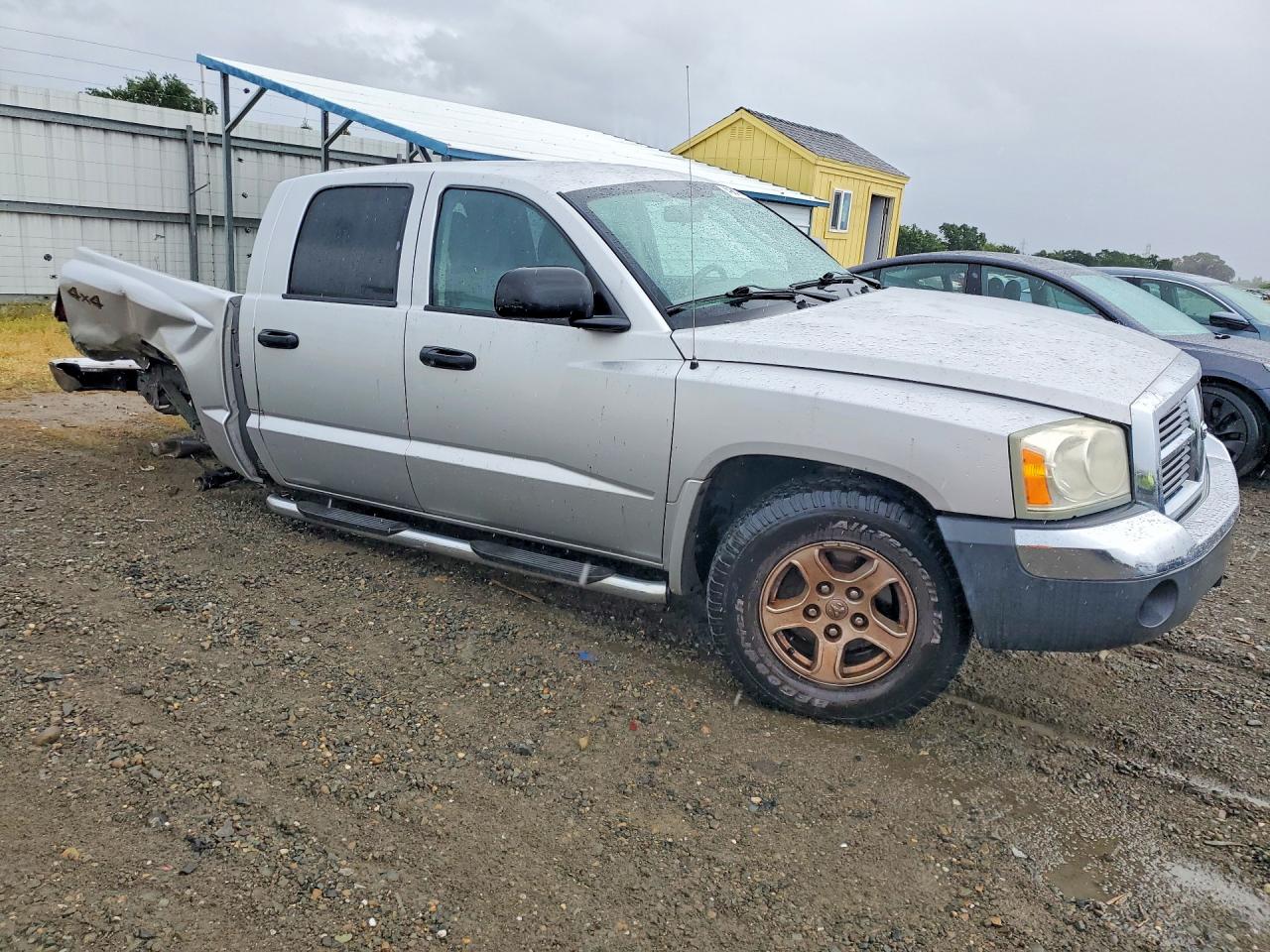 2005 DODGE DAKOTA QUAD SLT photo 7