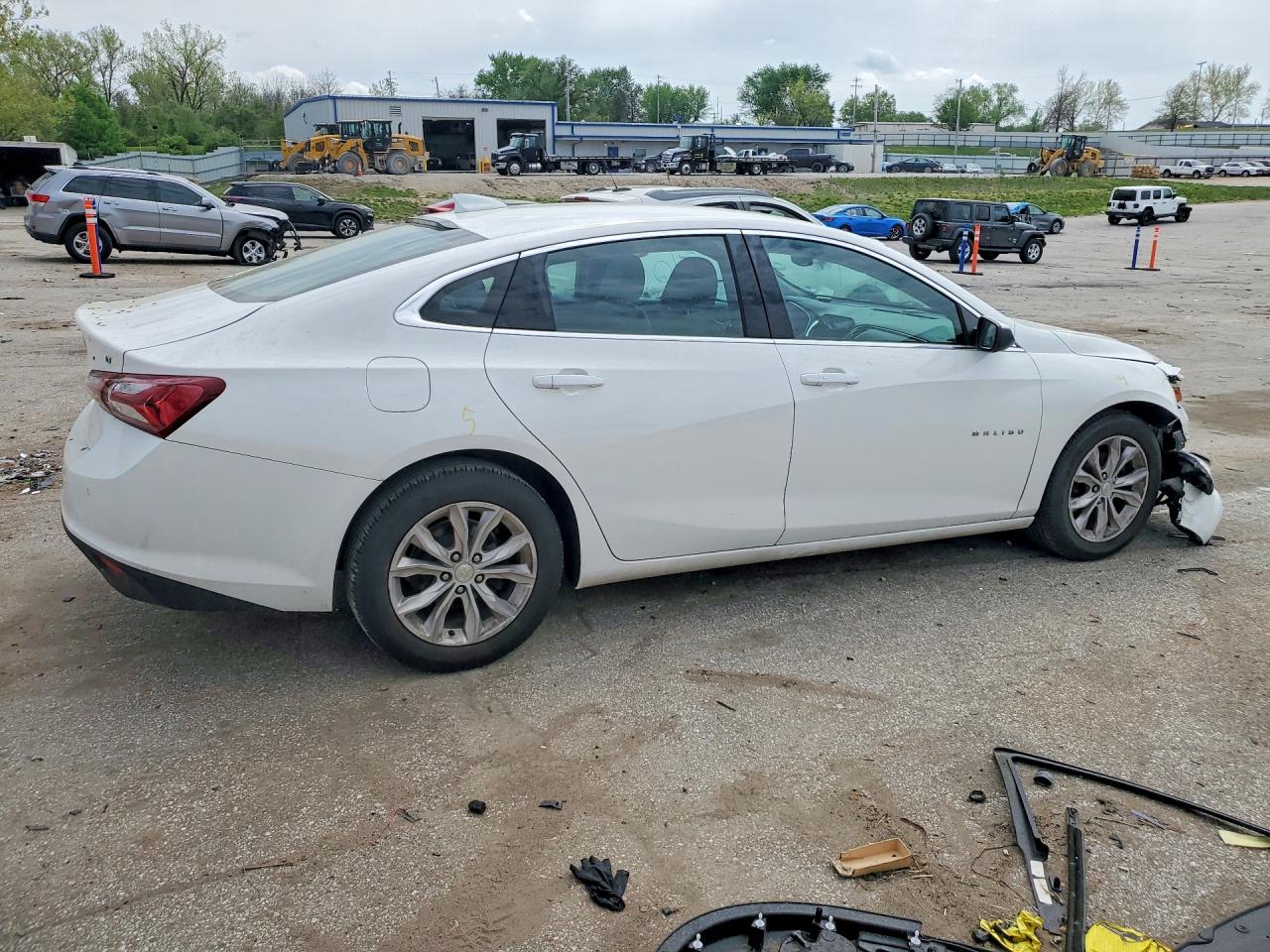 2020 CHEVROLET MALIBU LT photo 3
