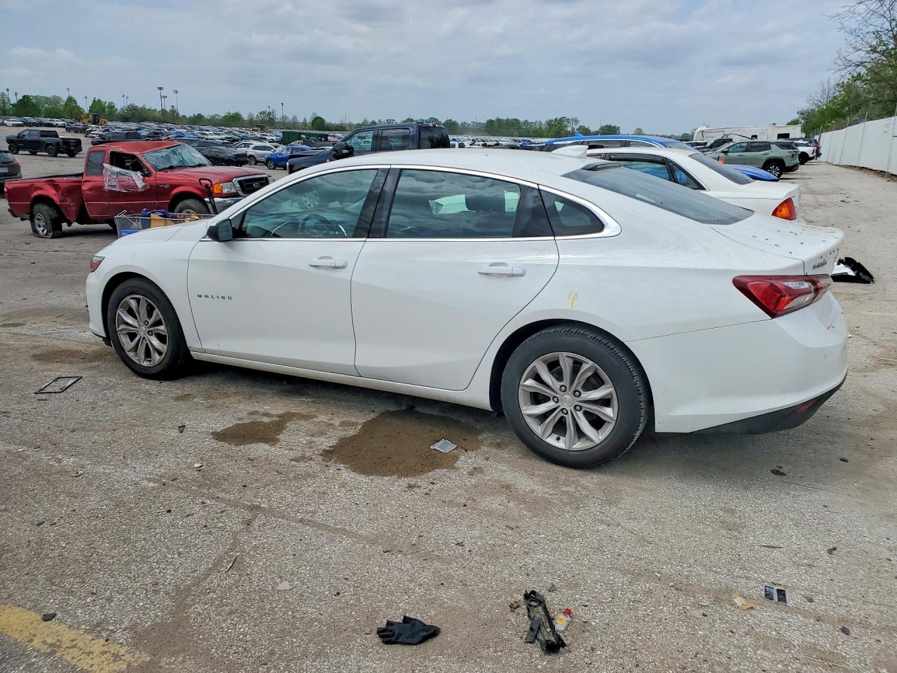 2020 CHEVROLET MALIBU LT photo 2