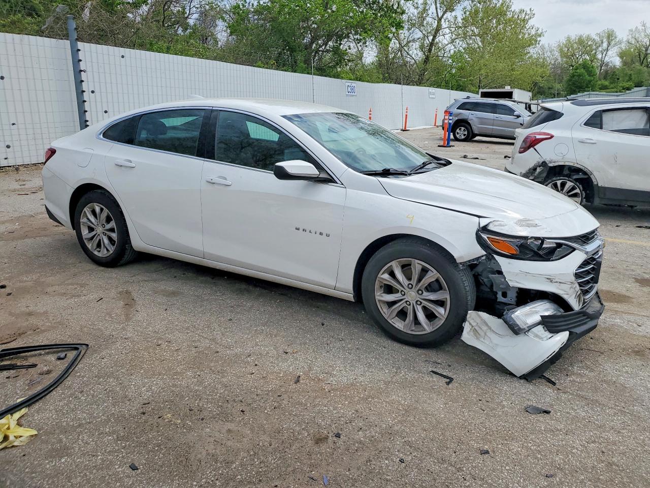 2020 CHEVROLET MALIBU LT photo 4