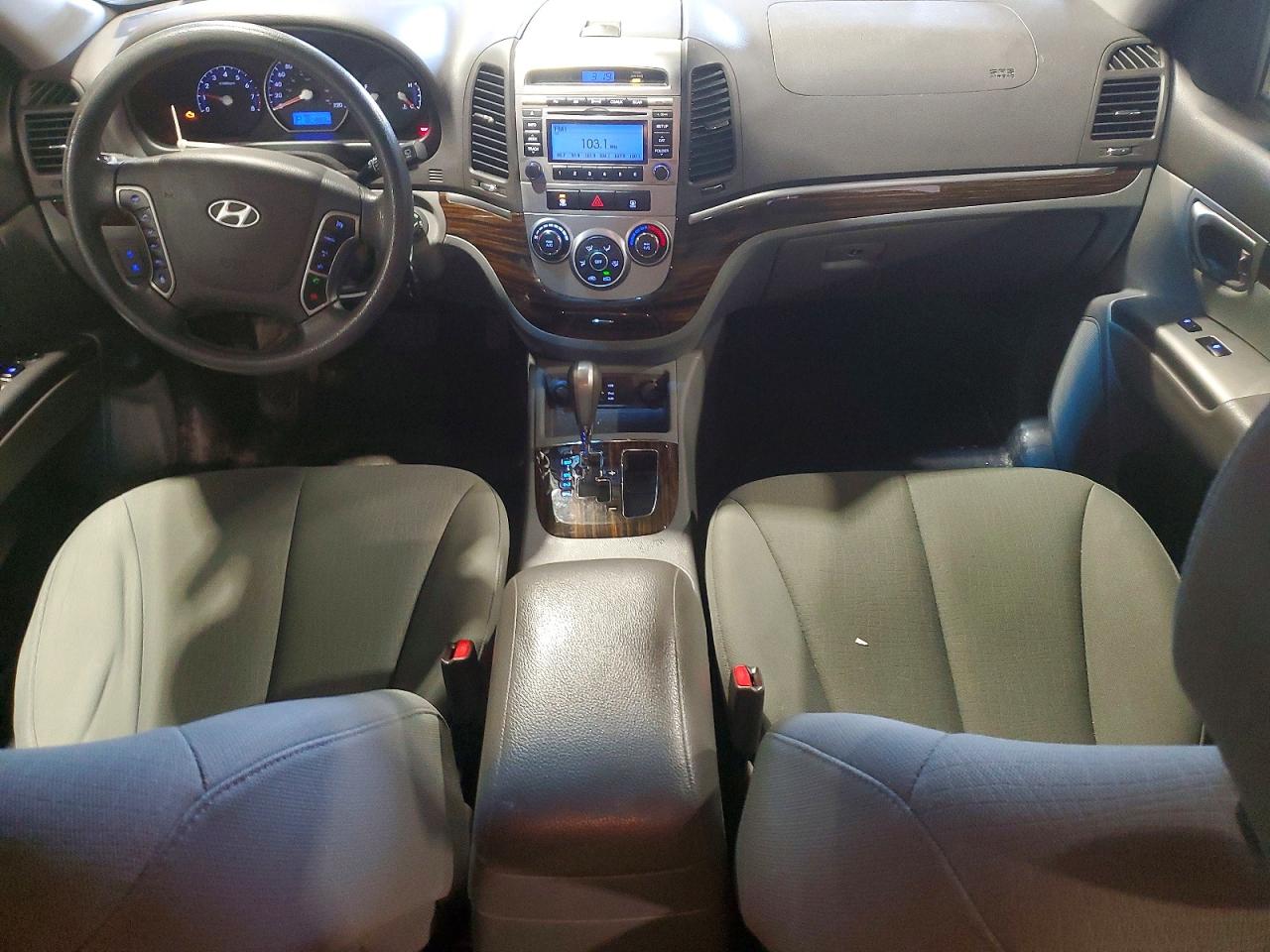 2010 HYUNDAI SANTA FE GLS photo 22