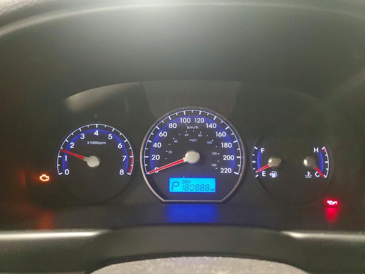 2010 HYUNDAI SANTA FE GLS photo 25