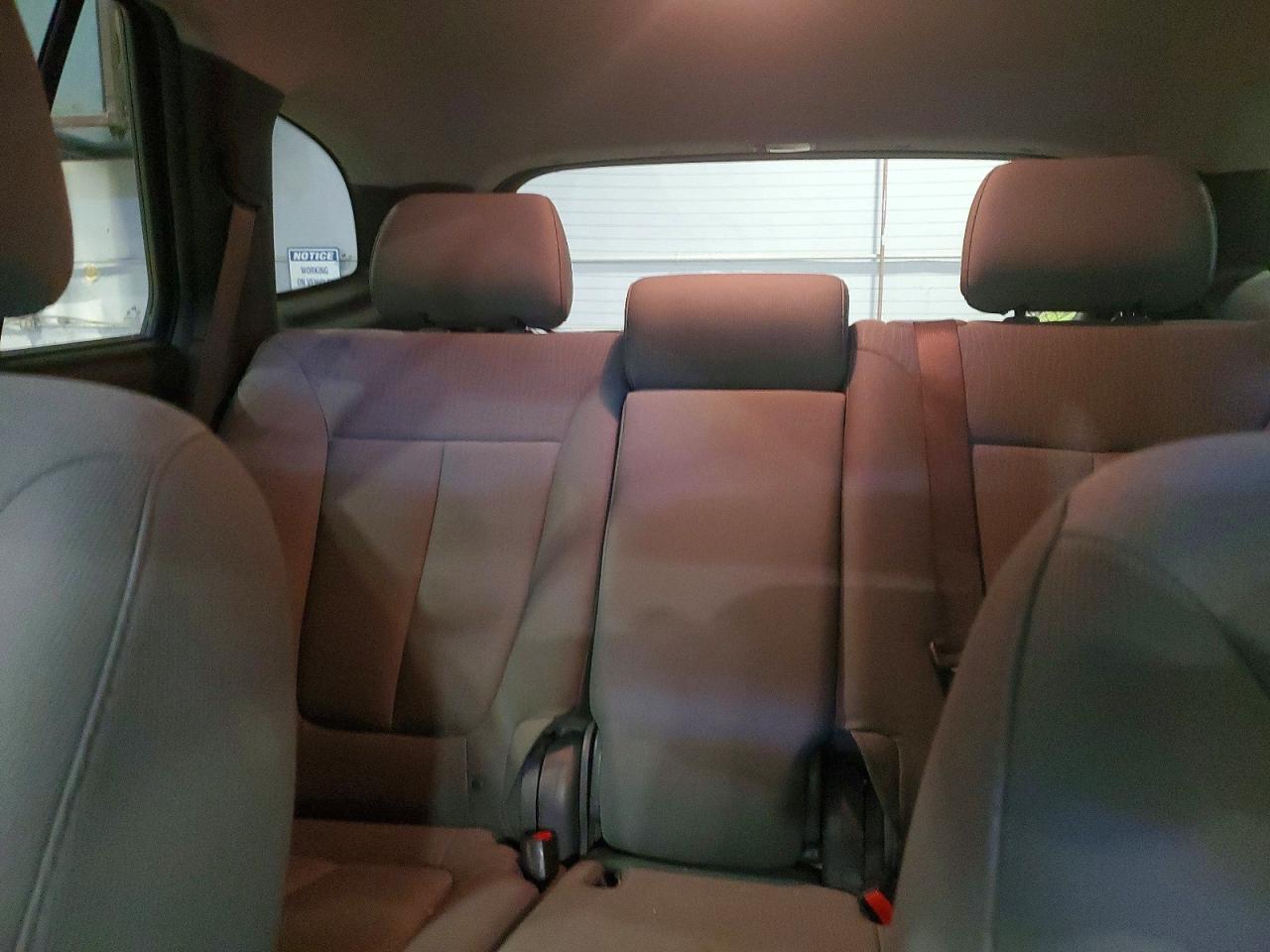2010 HYUNDAI SANTA FE GLS photo 28