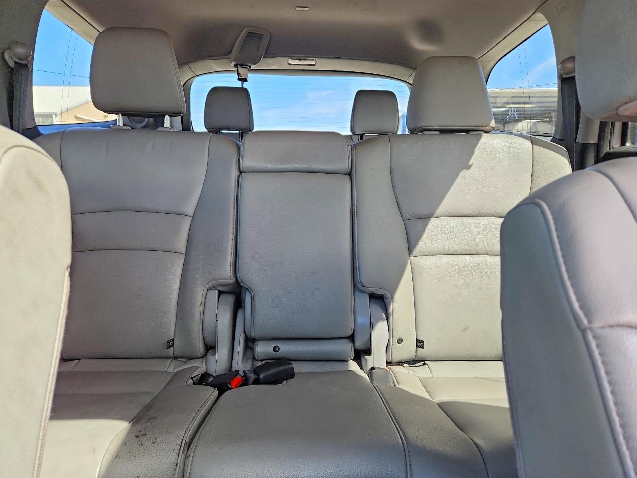 2016 HONDA PILOT TOURING photo 28