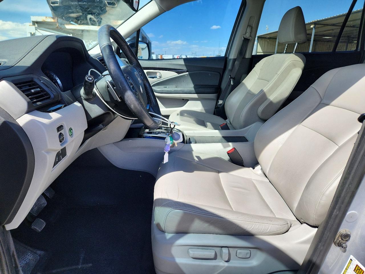 2016 HONDA PILOT TOURING photo 19