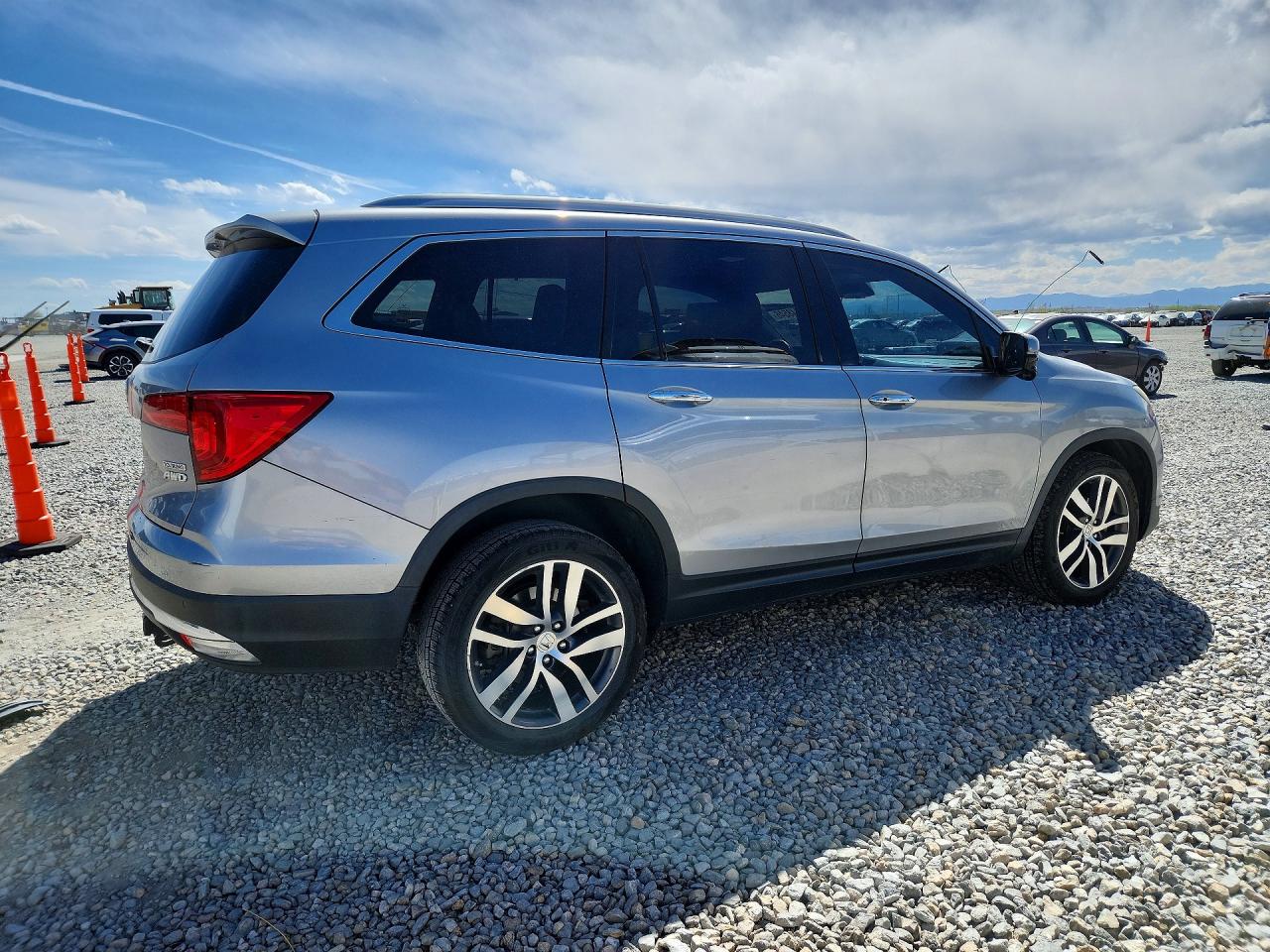 2016 HONDA PILOT TOURING photo 7