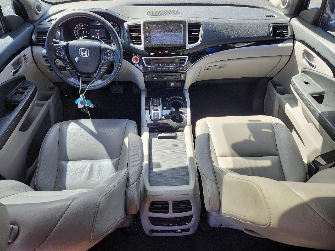 2016 HONDA PILOT TOURING photo 22