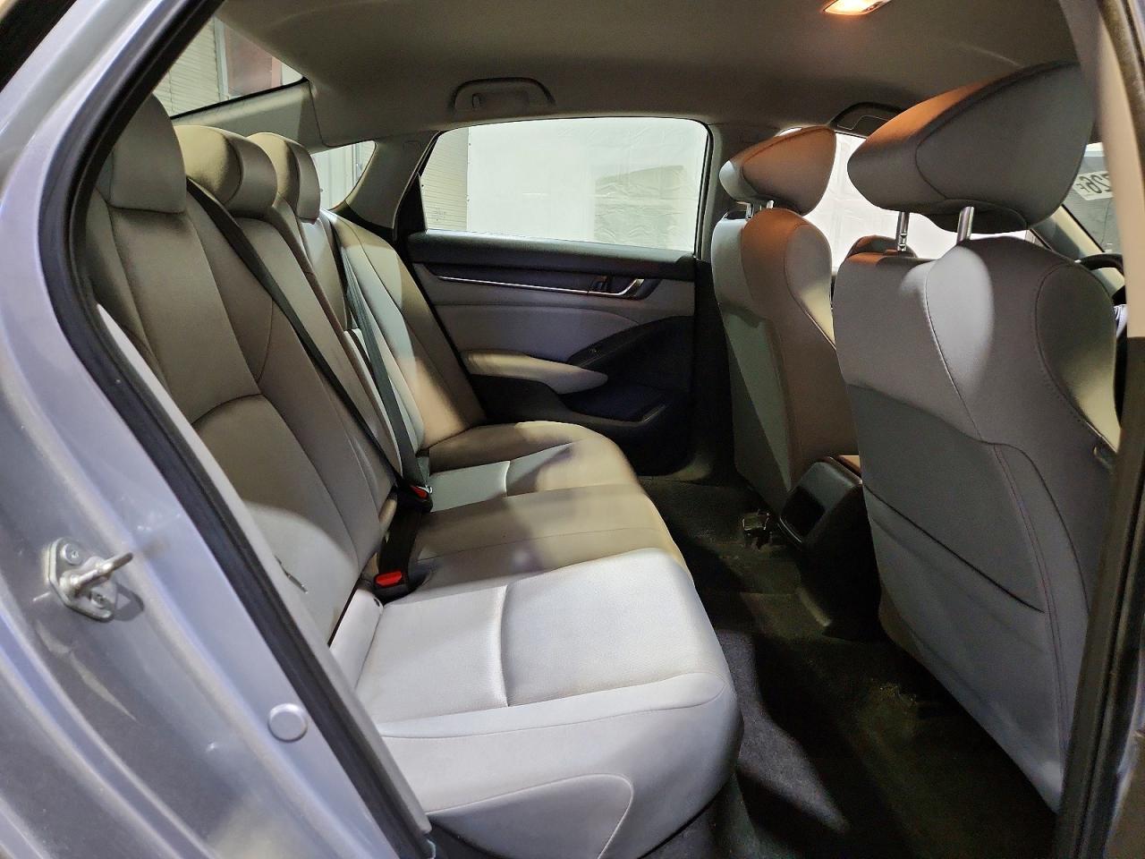 2020 HONDA ACCORD LX photo 28