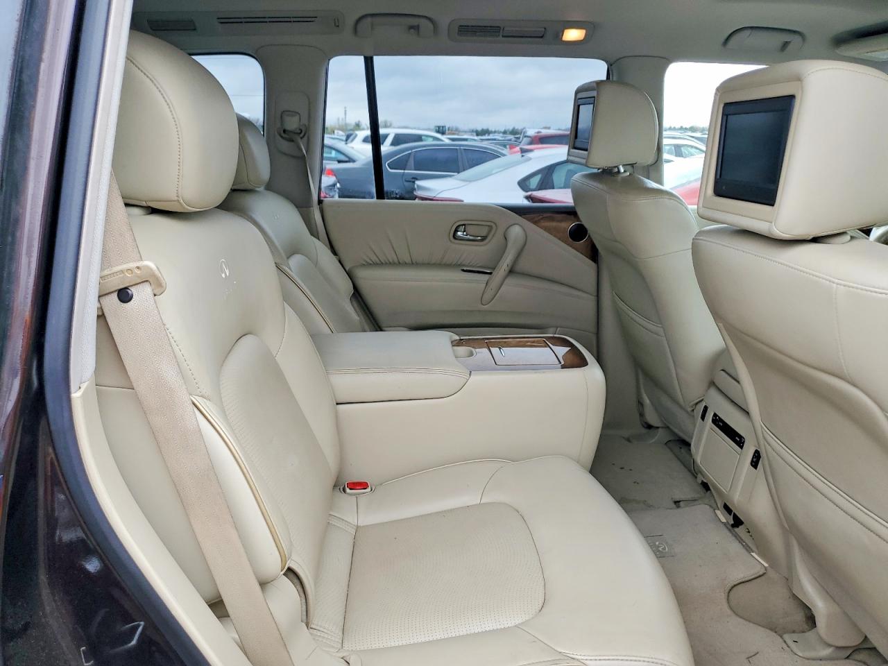 2012 INFINITI QX56 BASE photo 19