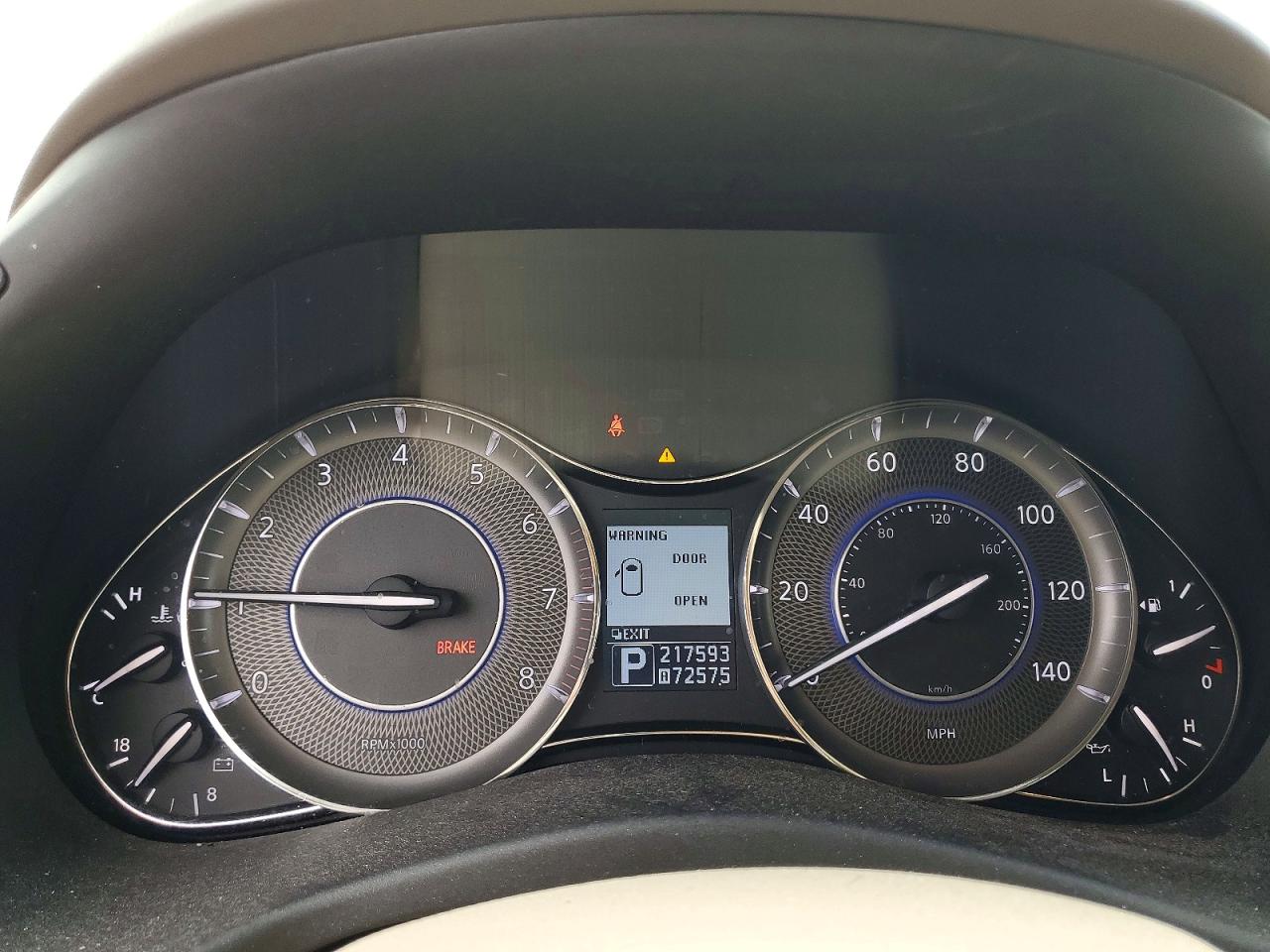 2012 INFINITI QX56 BASE photo 17