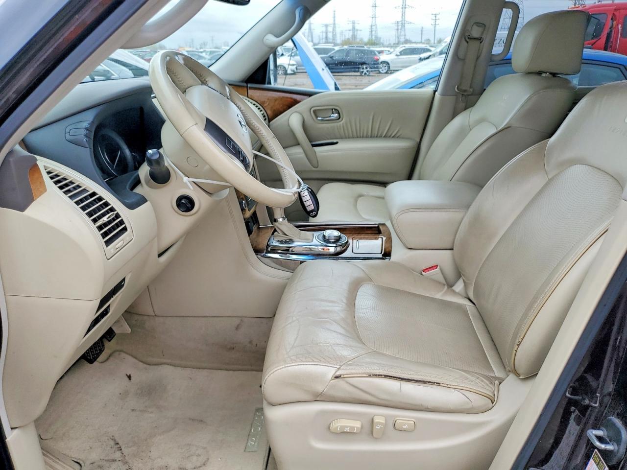 2012 INFINITI QX56 BASE photo 13