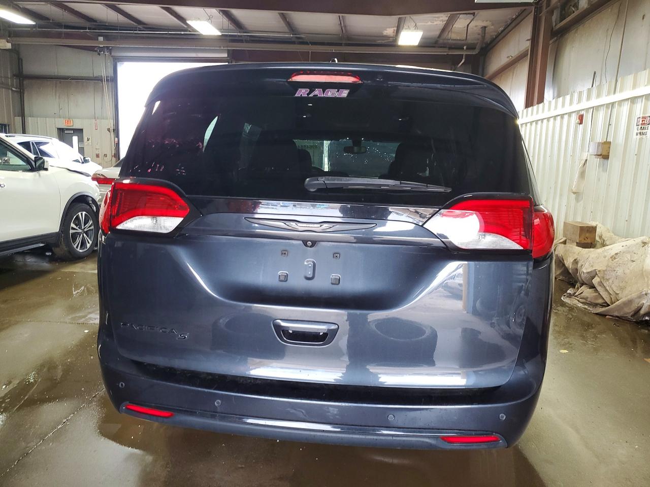 2019 CHRYSLER PACIFICA TOURING PLUS photo 11