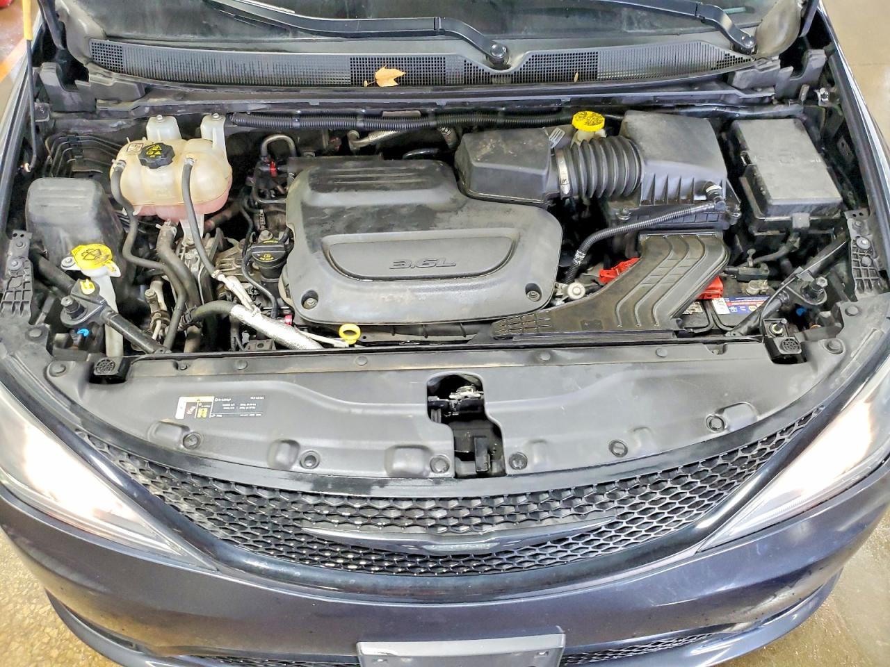 2019 CHRYSLER PACIFICA TOURING PLUS photo 23