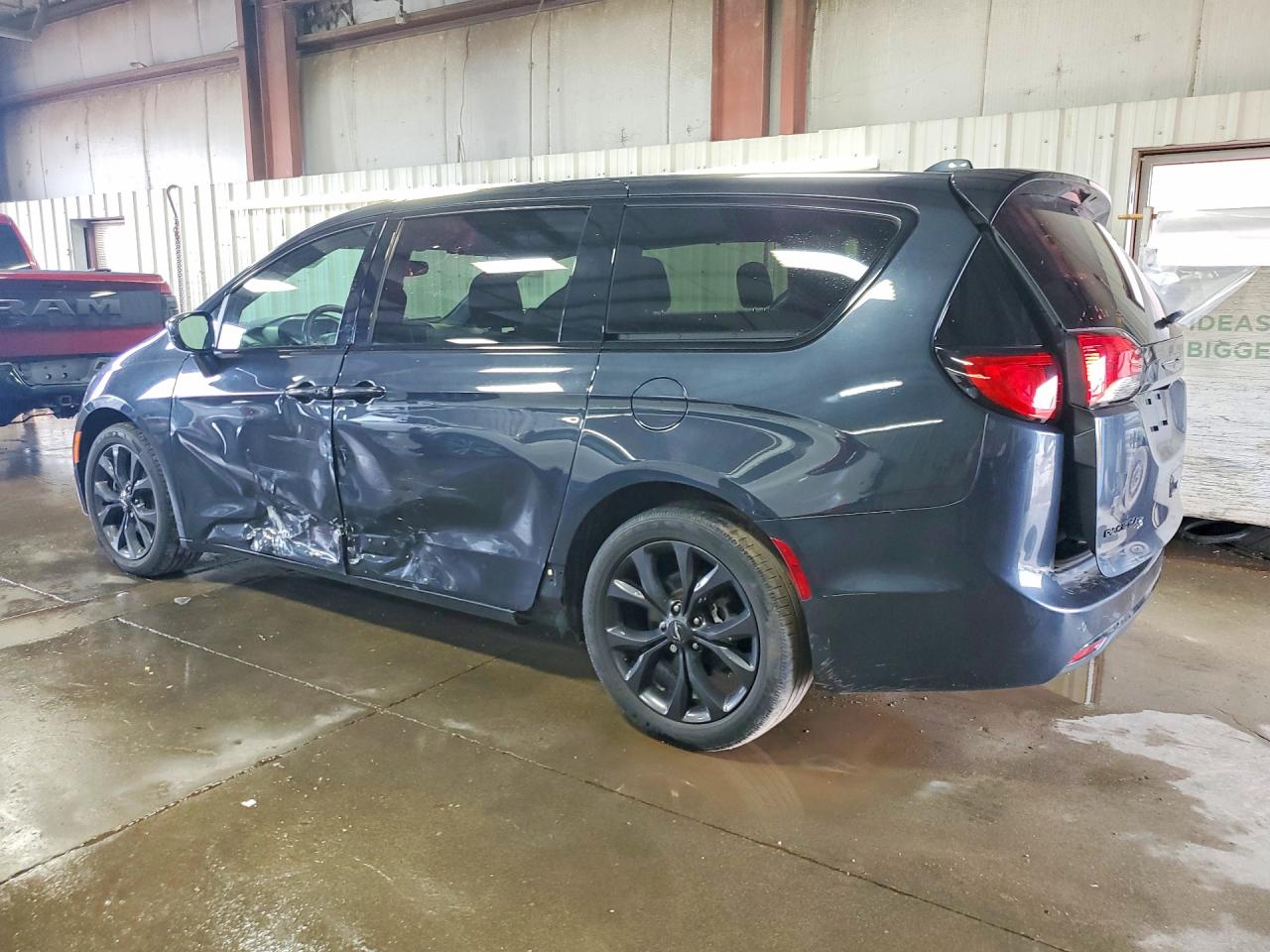 2019 CHRYSLER PACIFICA TOURING PLUS photo 3