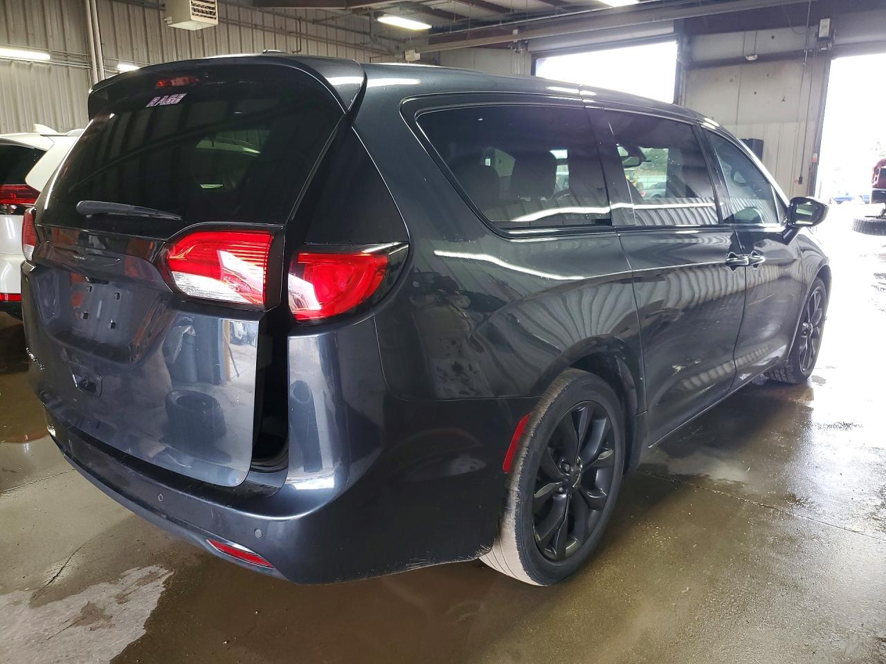 2019 CHRYSLER PACIFICA TOURING PLUS photo 5