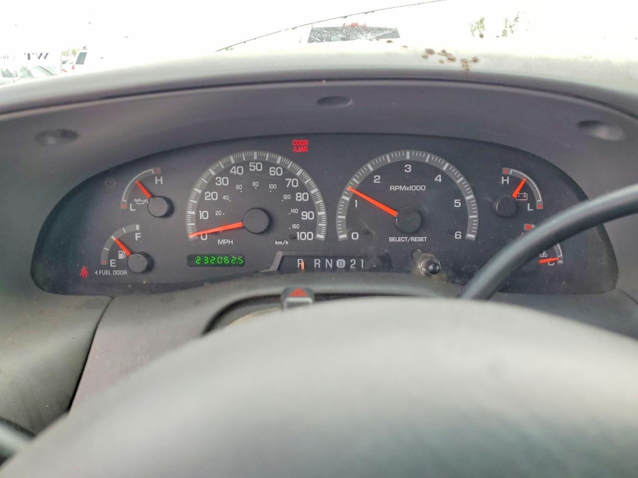 2002 FORD EXPEDITION XLT photo 25