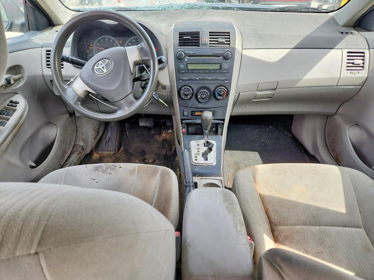 2010 TOYOTA COROLLA LE photo 15