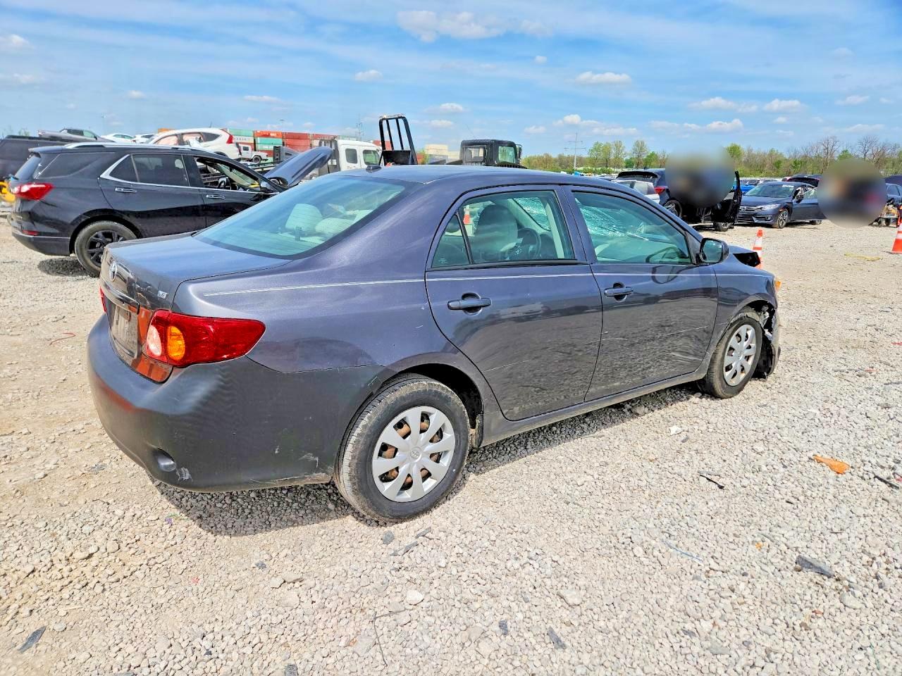 2010 TOYOTA COROLLA LE photo 5