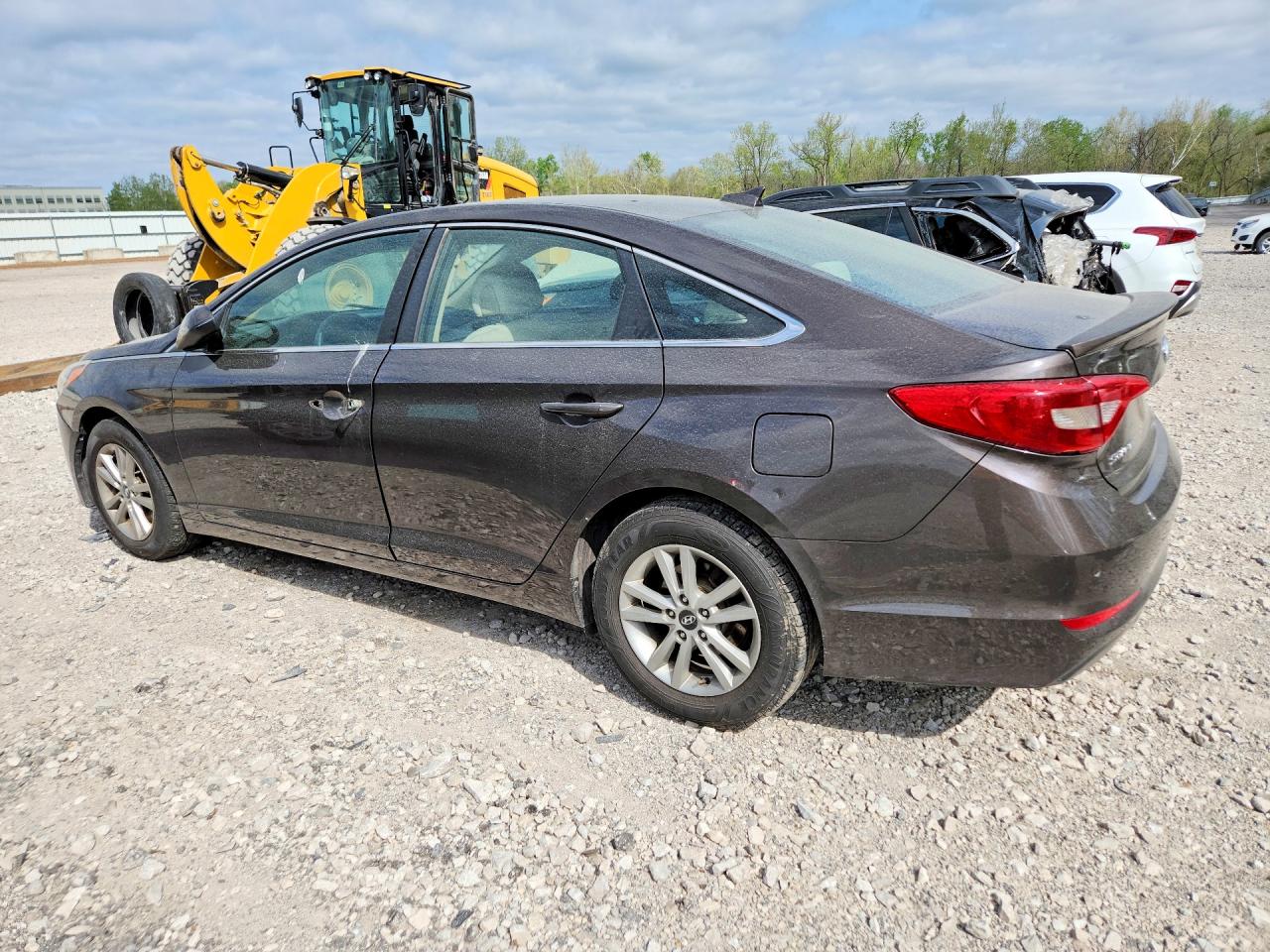 2015 HYUNDAI SONATA SE photo 4