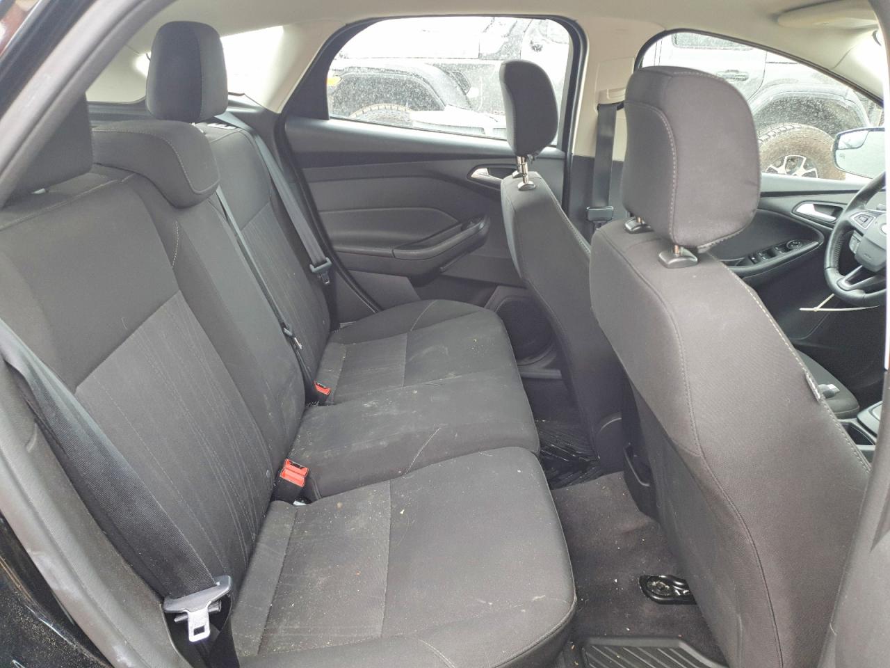 2018 FORD FOCUS SE photo 10