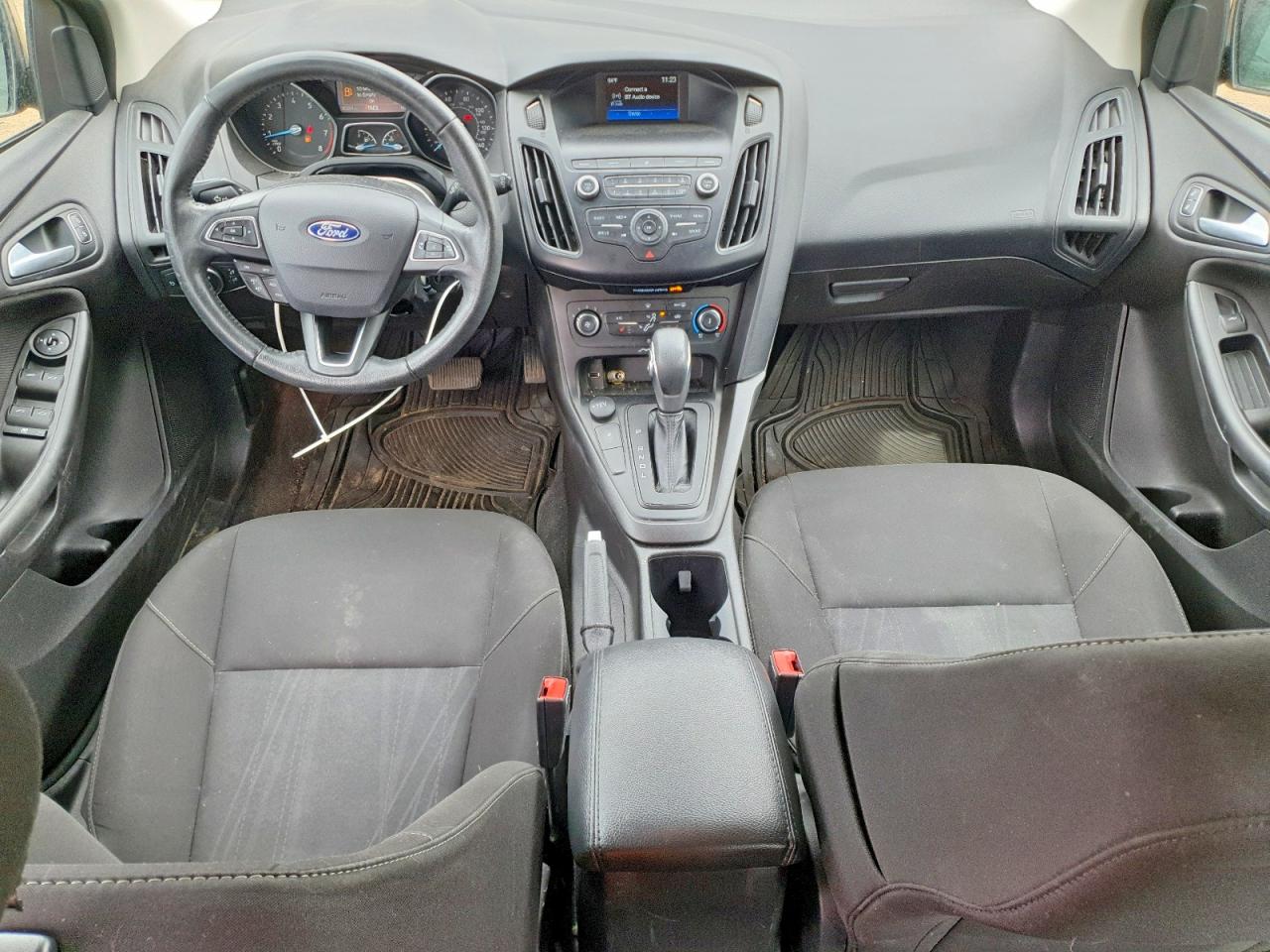 2018 FORD FOCUS SE photo 8