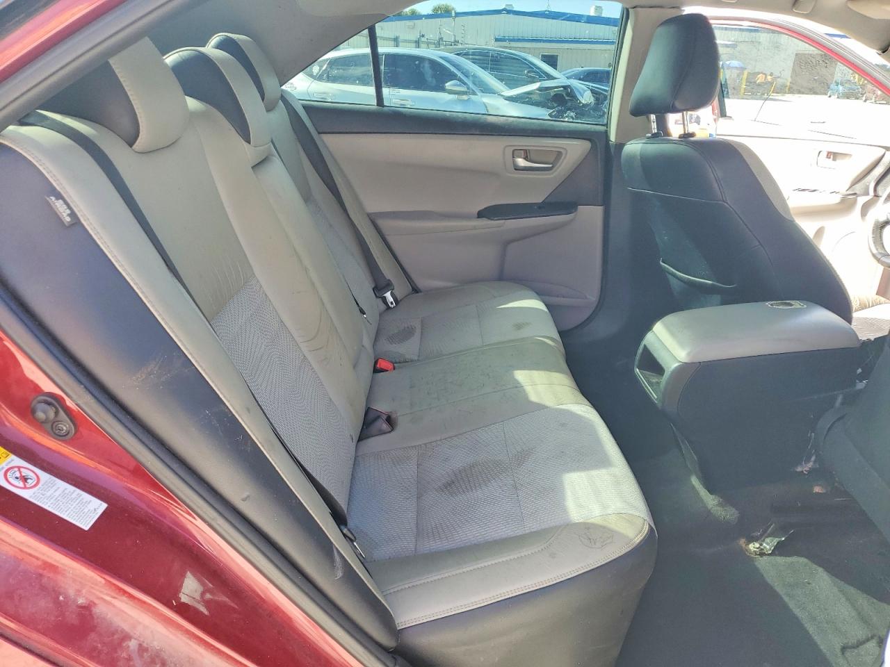 2016 TOYOTA CAMRY SE photo 28