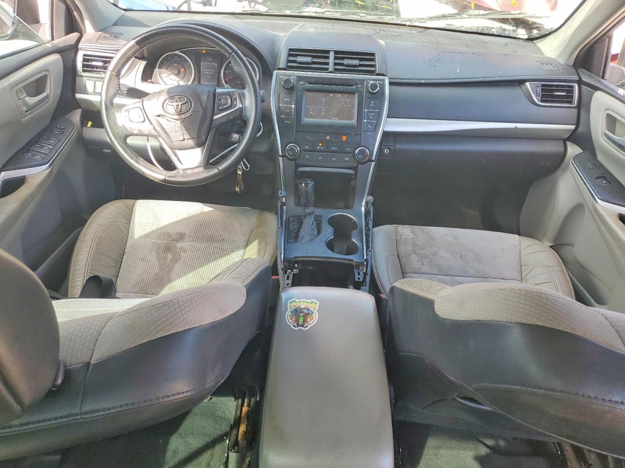 2016 TOYOTA CAMRY SE photo 22