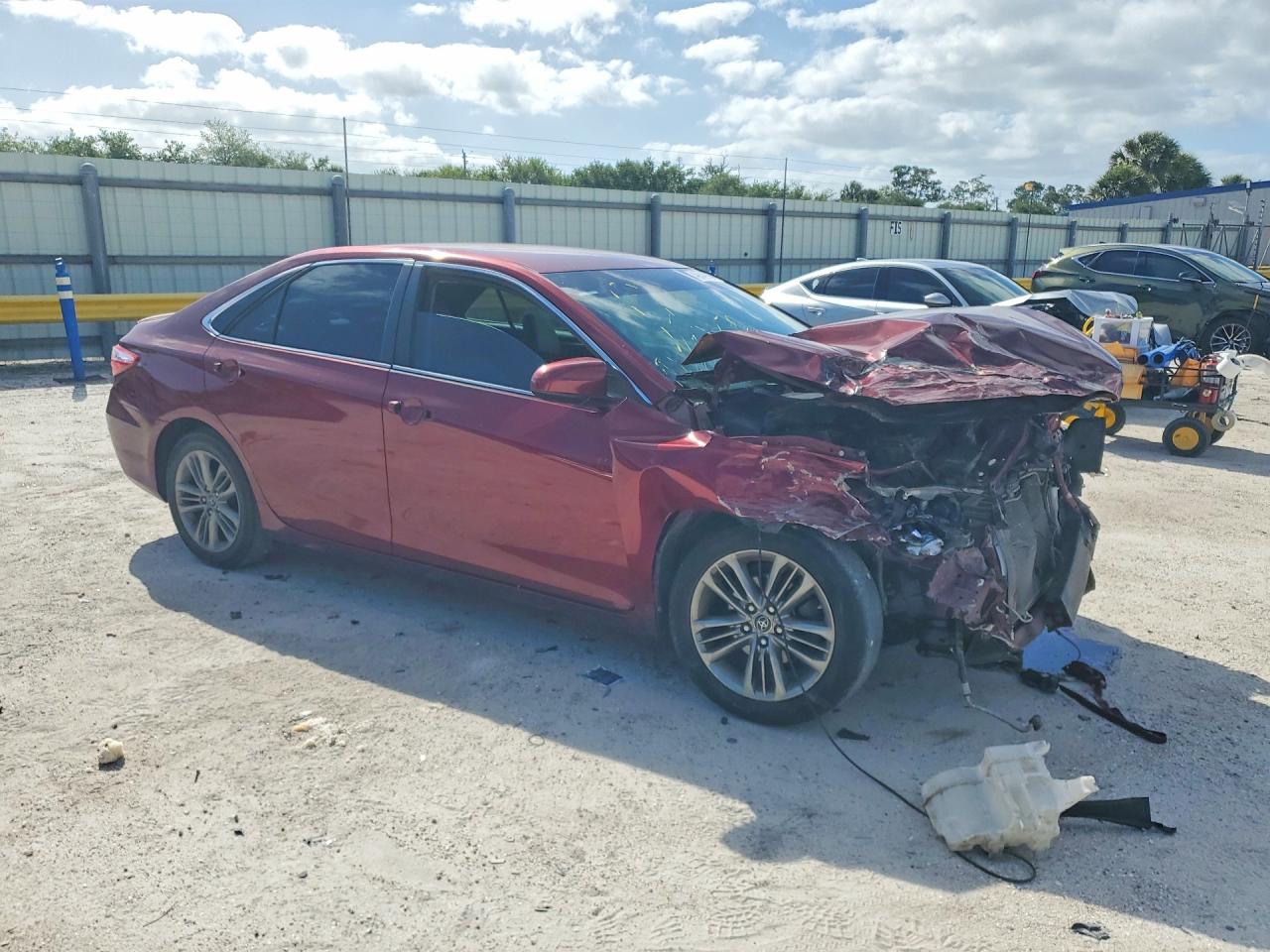 2016 TOYOTA CAMRY SE photo 10