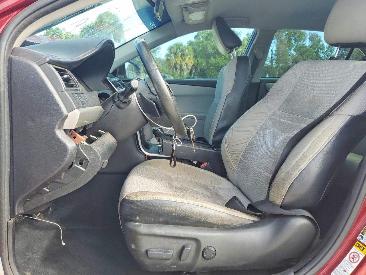 2016 TOYOTA CAMRY SE photo 19