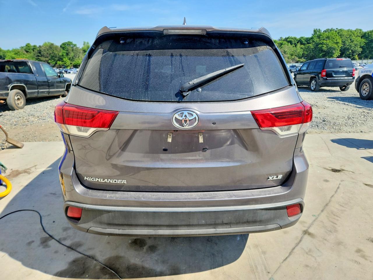 2018 TOYOTA HIGHLANDER XLE photo 11
