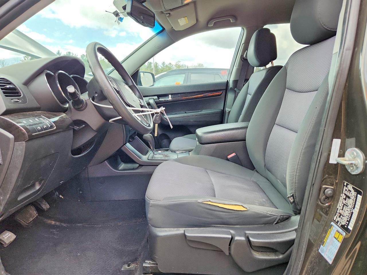 2012 KIA SORENTO LX photo 13