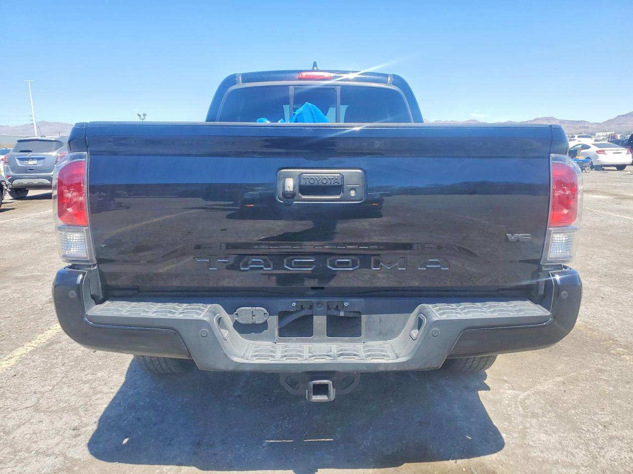 2021 TOYOTA TACOMA TRD OFF-ROAD photo 11