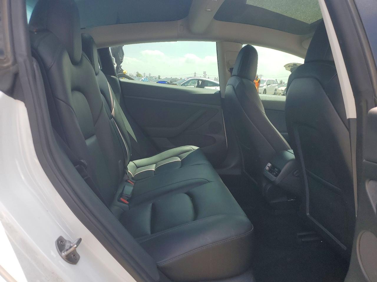 2022 TESLA MODEL 3 photo 10
