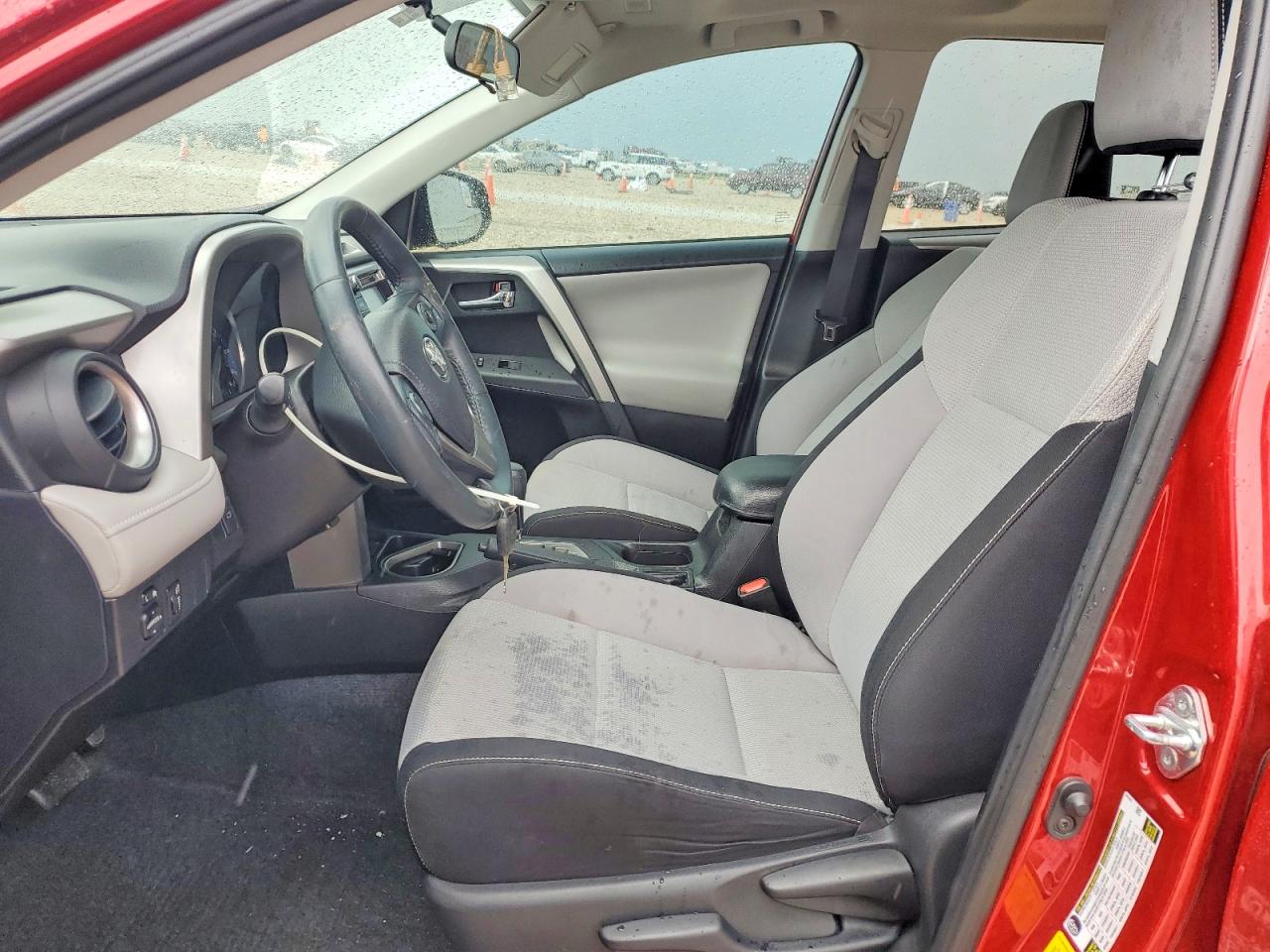 2016 TOYOTA RAV4 XLE photo 13