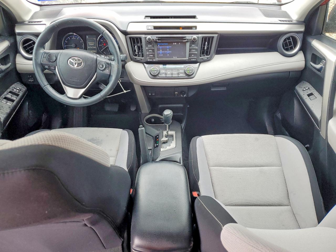 2016 TOYOTA RAV4 XLE photo 15