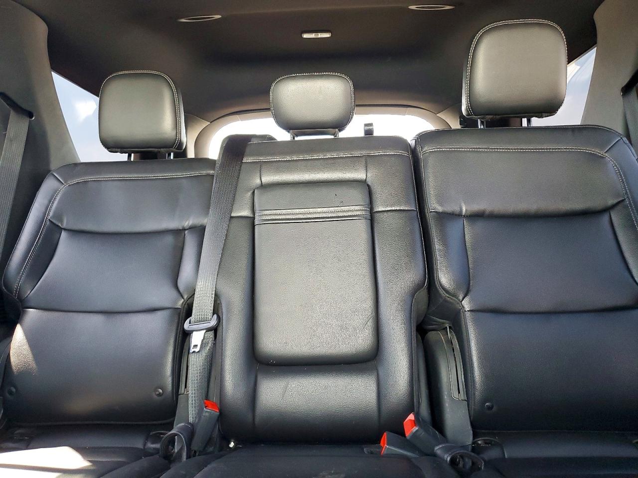 2020 FORD EXPLORER XLT photo 19