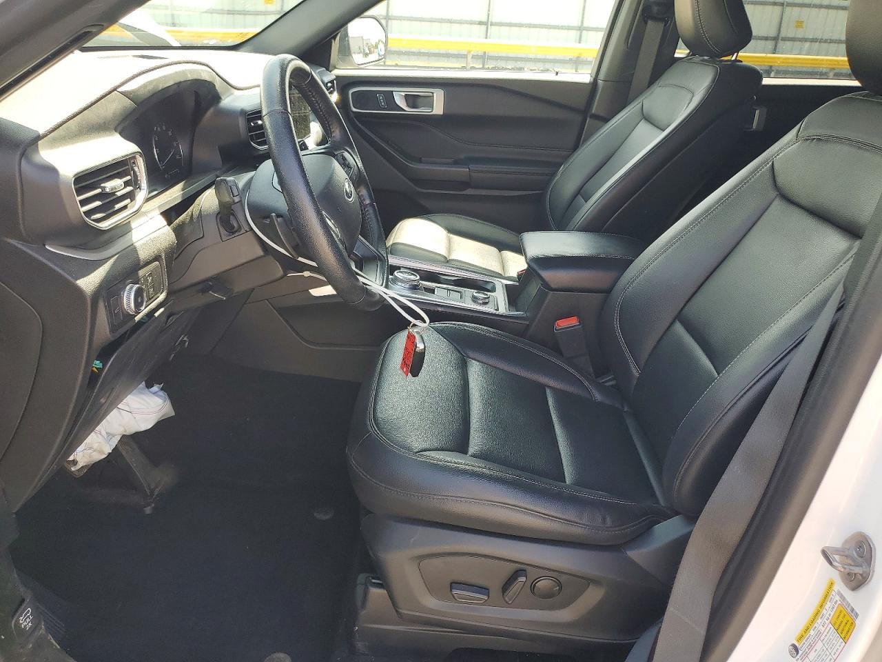 2020 FORD EXPLORER XLT photo 13