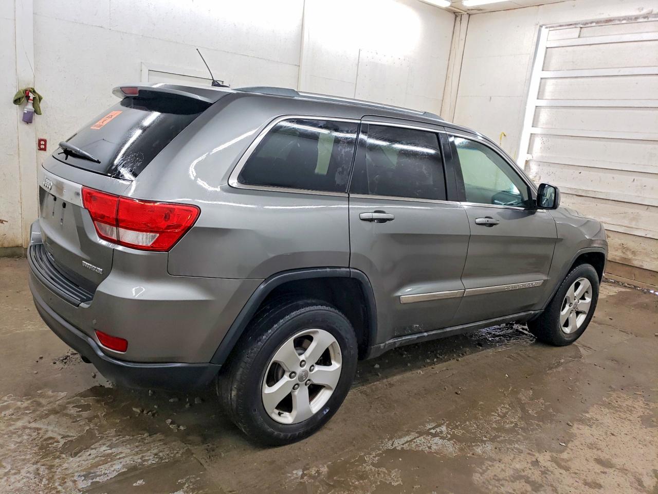 2011 JEEP GRAND CHEROKEE LAREDO photo 7
