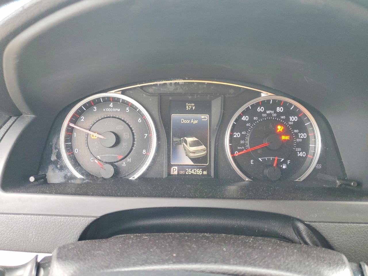 2016 TOYOTA CAMRY SE photo 9